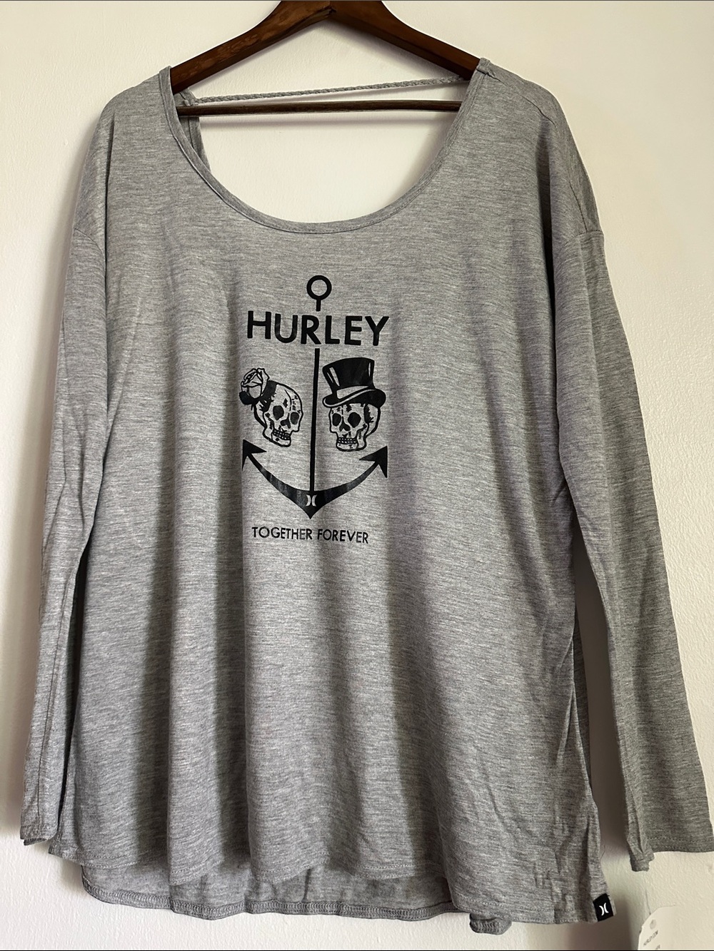 Hurley Light Gray Long Sleeve Skull Anchor Tee